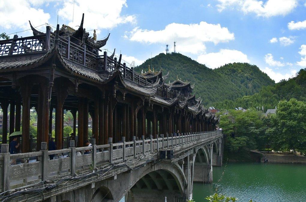 狂卖千万份拿捏任地狱 这款游戏引爆了开年游戏圈