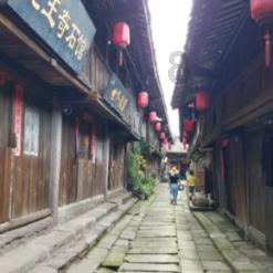 崇信 ：让满意从“窗口”走进群众“心口”